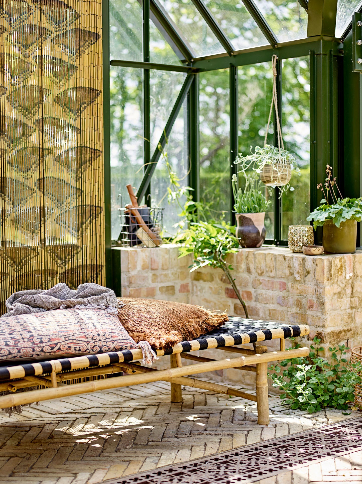Bloomingville - Vida Daybed – Bambus, Sort Sæde, Håndvævet Design