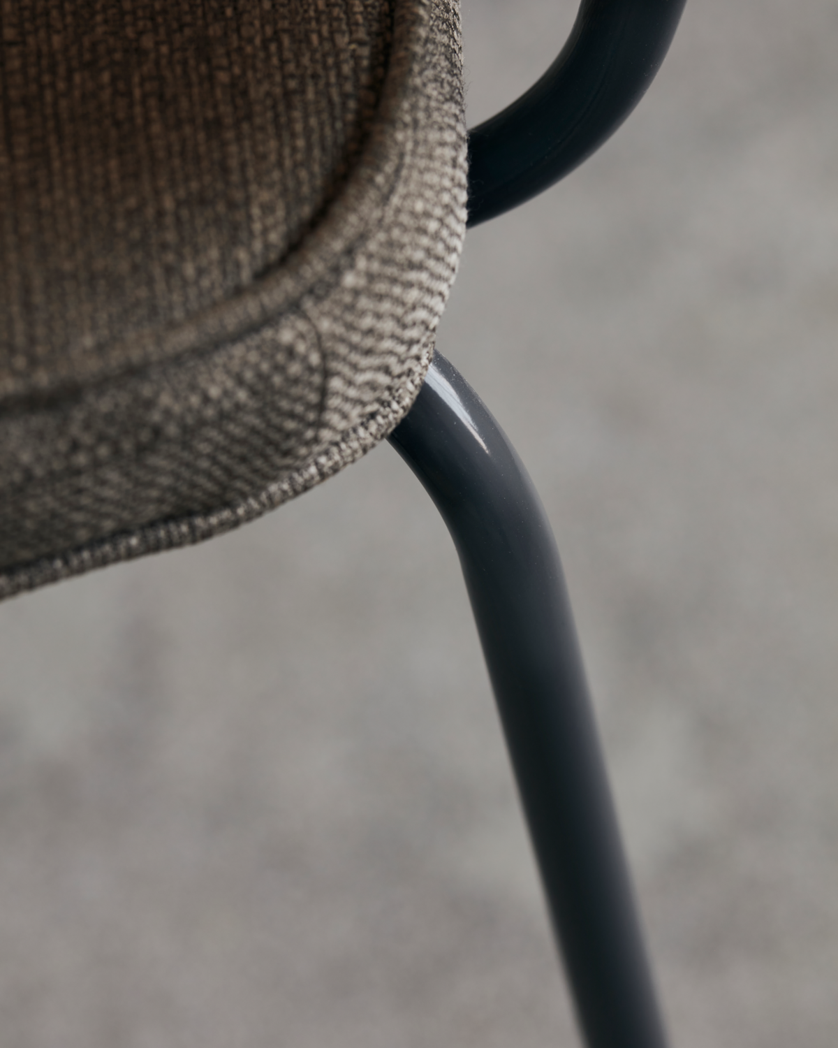 House Doctor Stol, Carma, Mørk sand