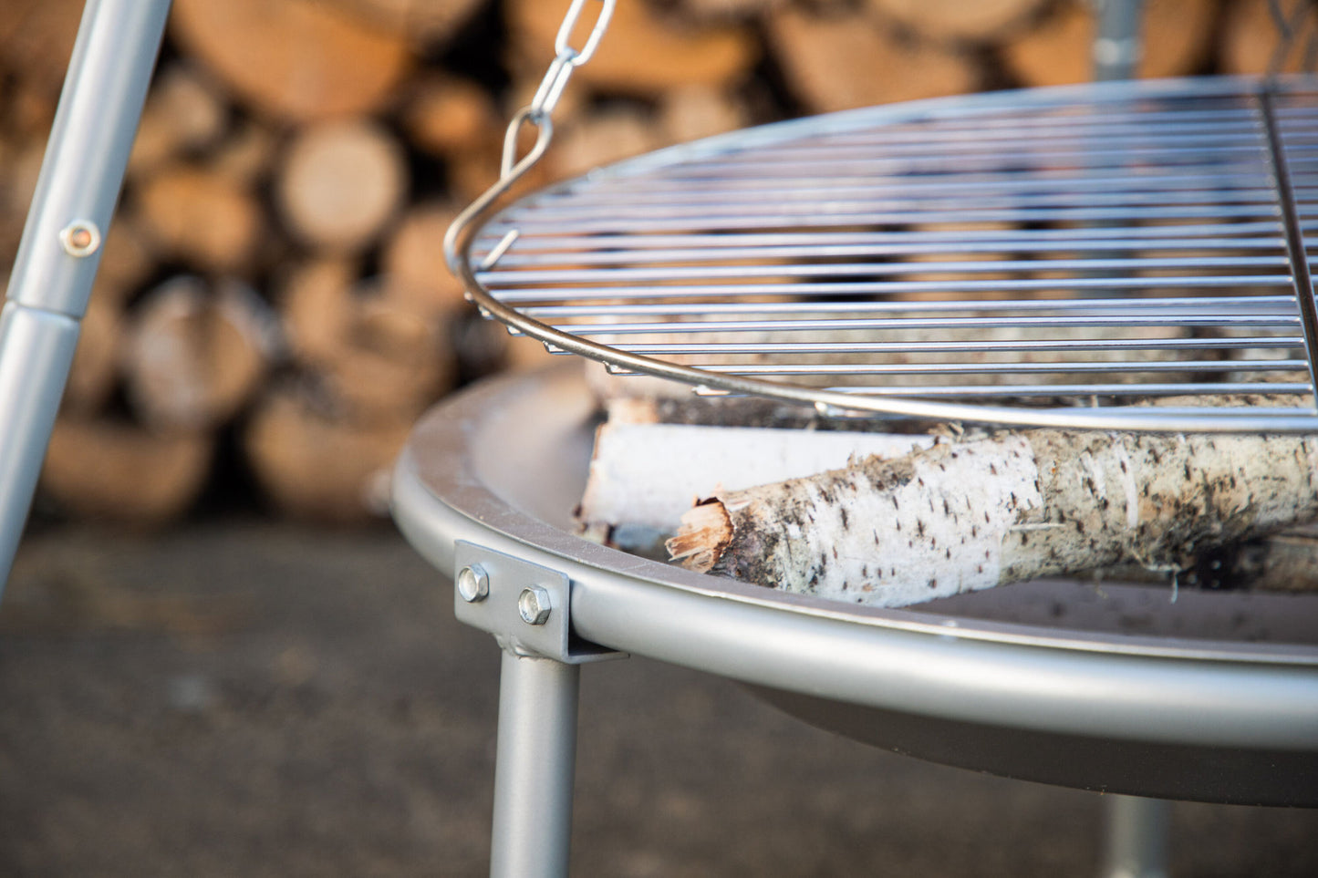 Ukunda Bålsted i Sølv Stål – Venture Design Udendørs Fire Pit (Ø50 x H140 cm)