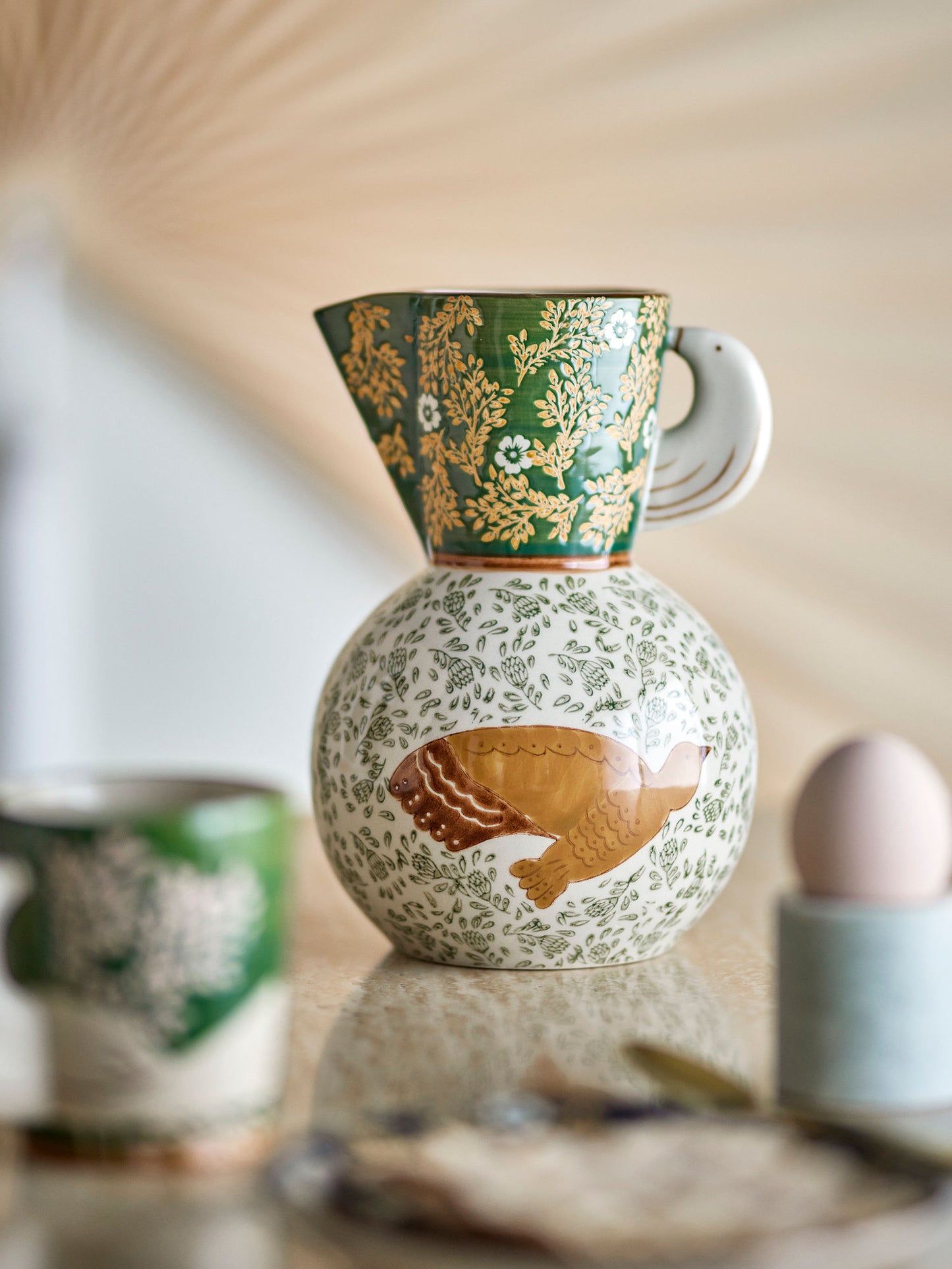 Hezha Kande – Grøn Stentøj med Håndmalet Blomsterdesign