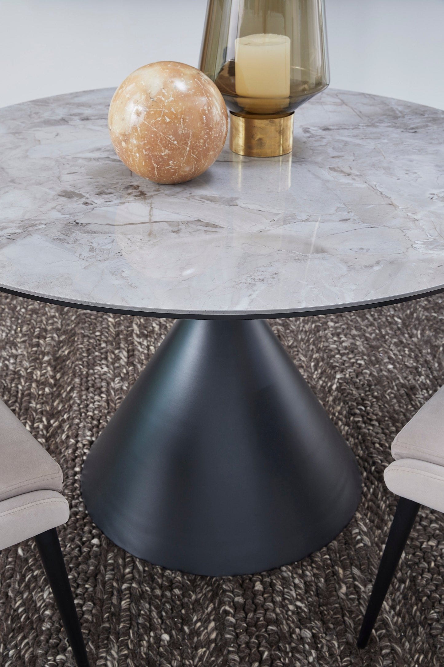 Winston - Rundt spisebord med sten top og metal base i Grigio.