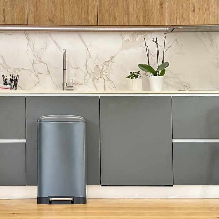 KITCHEN MOVE Pedal køkken affaldsspand - GREENWICH - 40L - Design - Mat grå i rustfrit stål