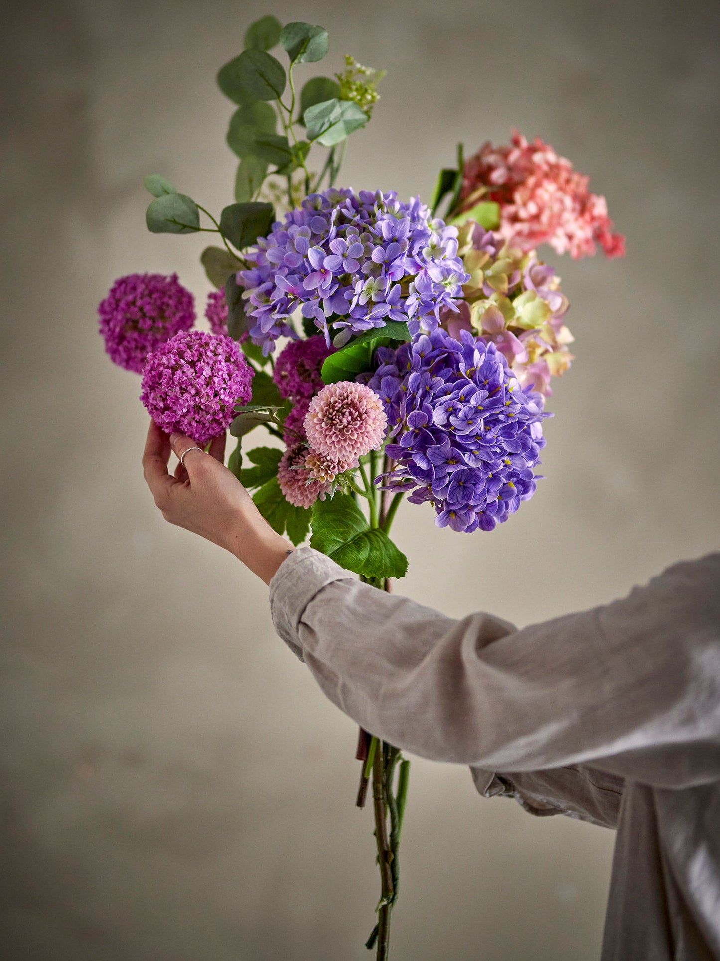 Edge buket 30xH80 cm i kunstige blomster – lilla dekorationsbuket fra Bloomingville