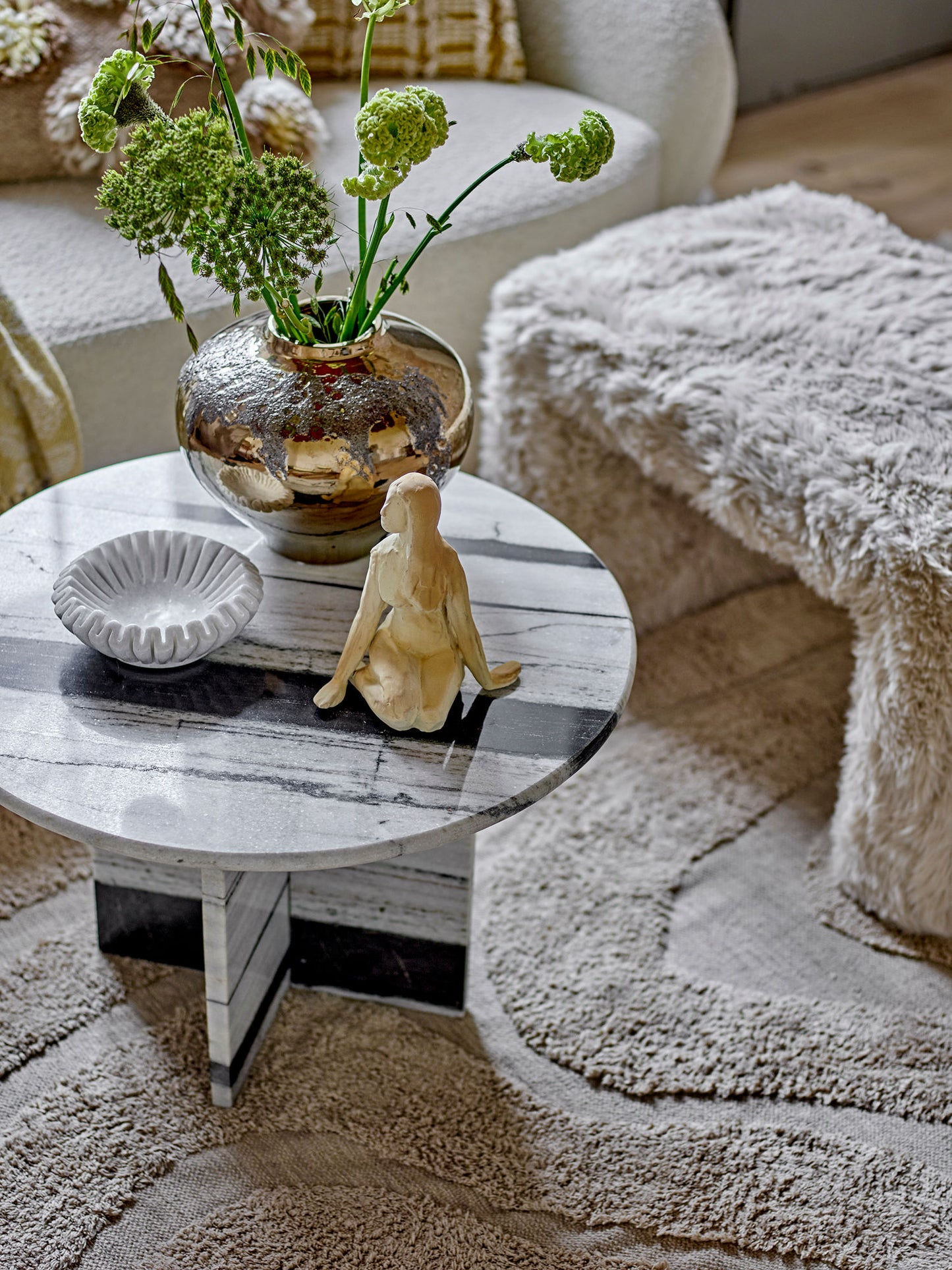 Harmonia Skål – Hvid Marmor med Udskåret Design