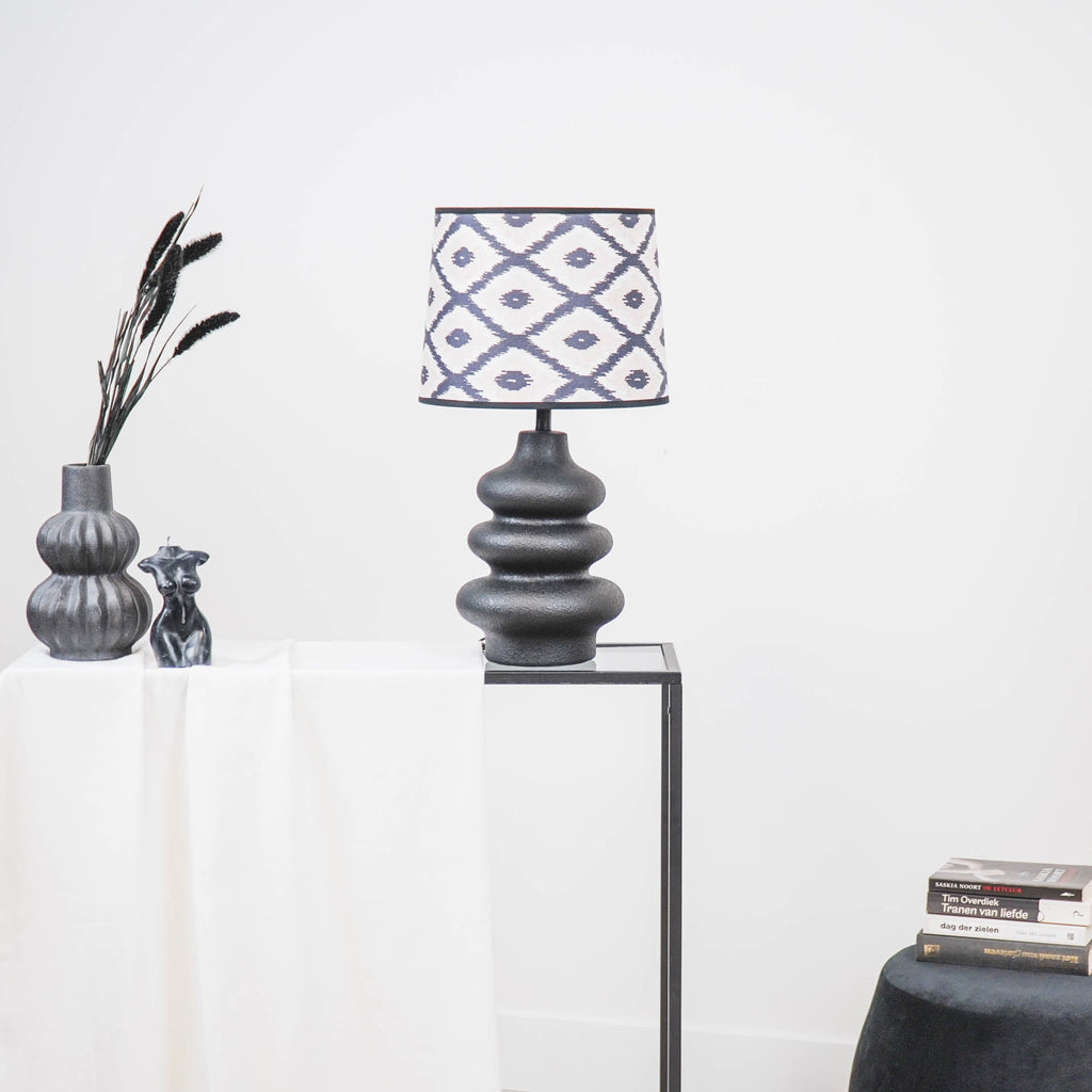 Housevitamin Flow Bordlampe - Keramik - Sort - E27 - 20x20x27cm