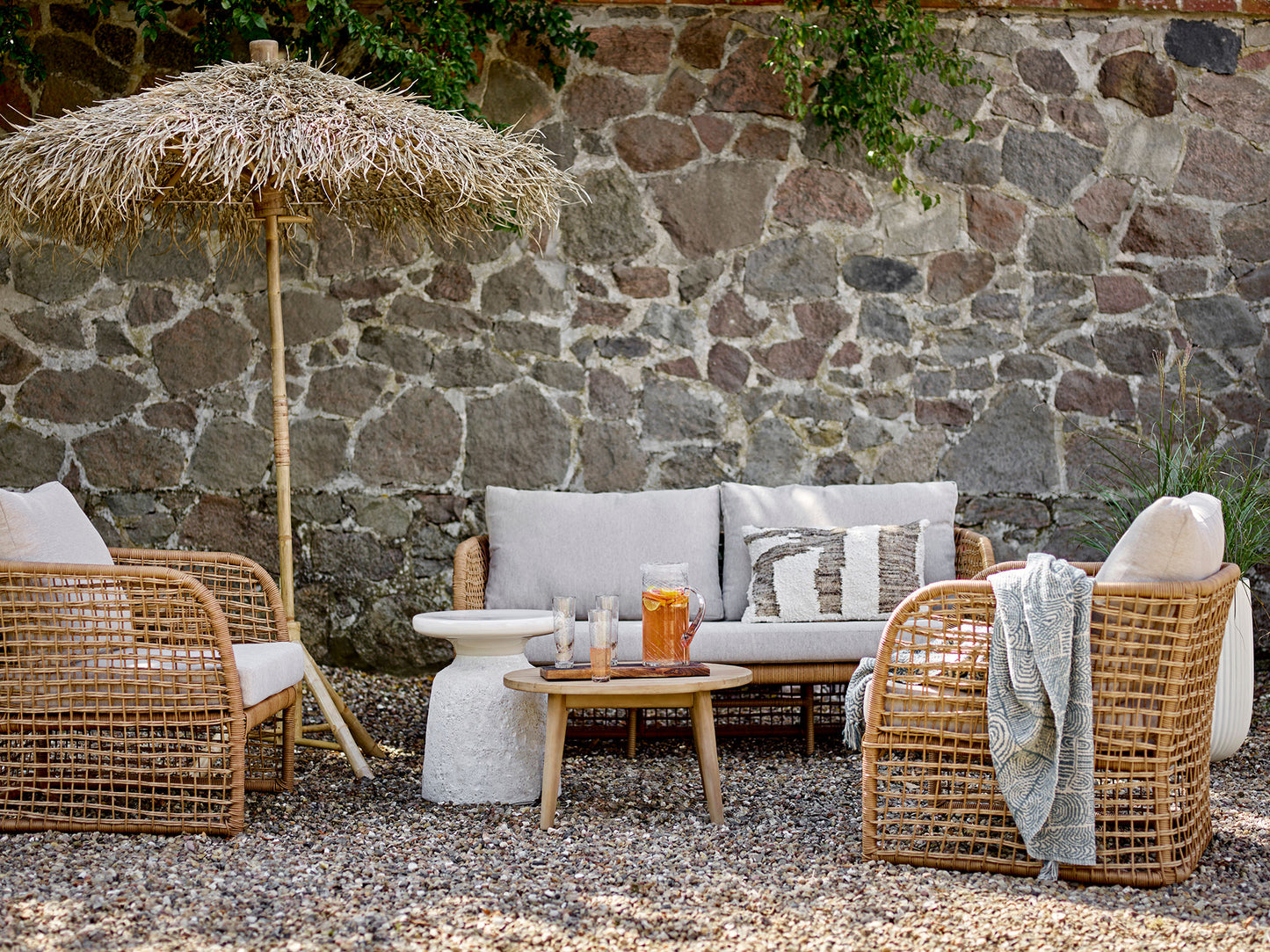 Bloomingville - Penzano Sofa – Natur Polyrattan, Udendørs Sofa med Hynder