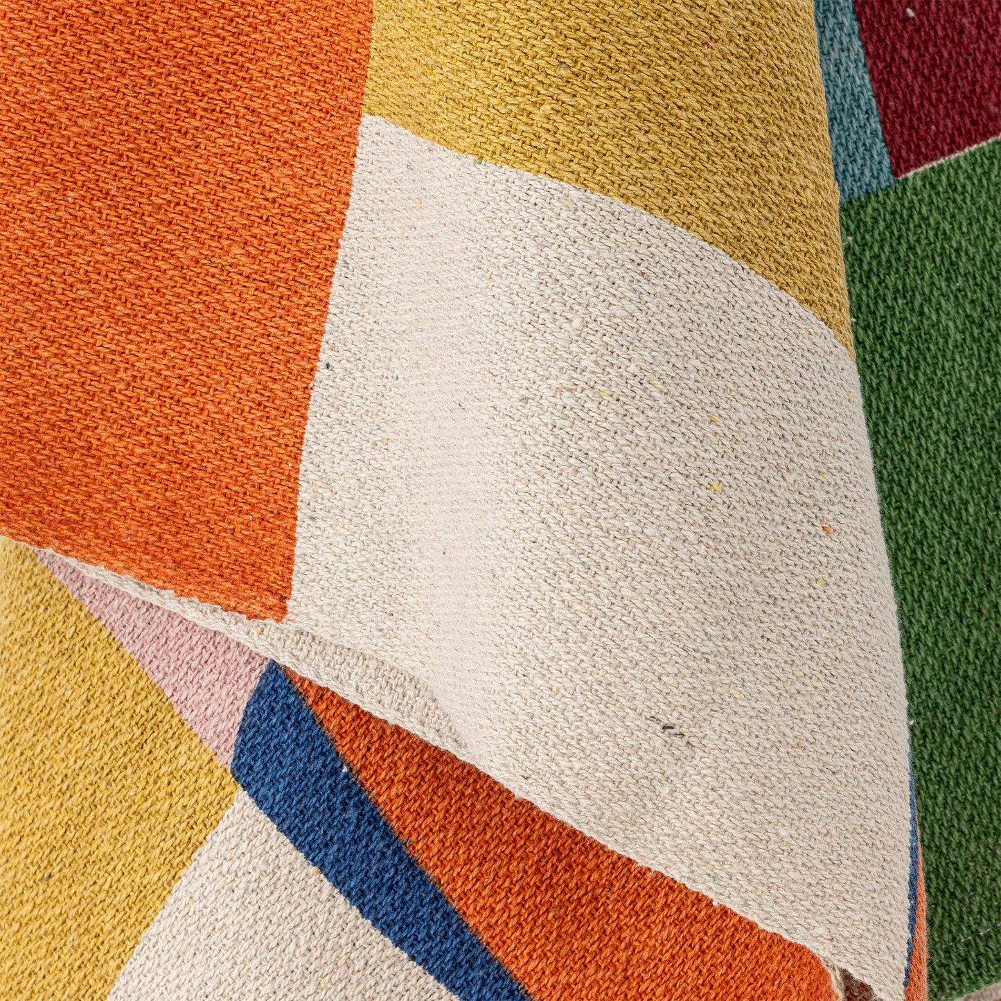 Colorine plaid 130x160 cm i genanvendt bomuld – multicolor børneplaid fra Bloomingville MINI