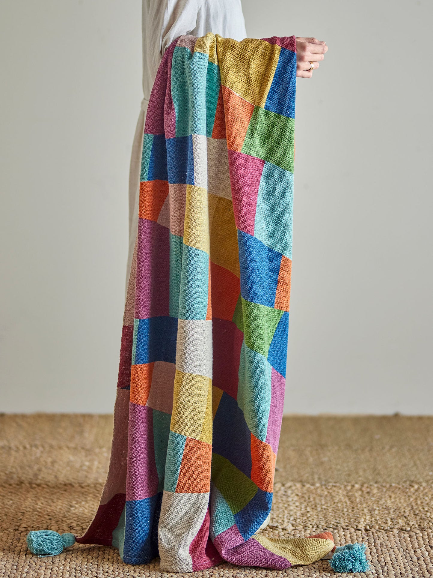 Colorine plaid 130x160 cm i genanvendt bomuld – multicolor børneplaid fra Bloomingville MINI