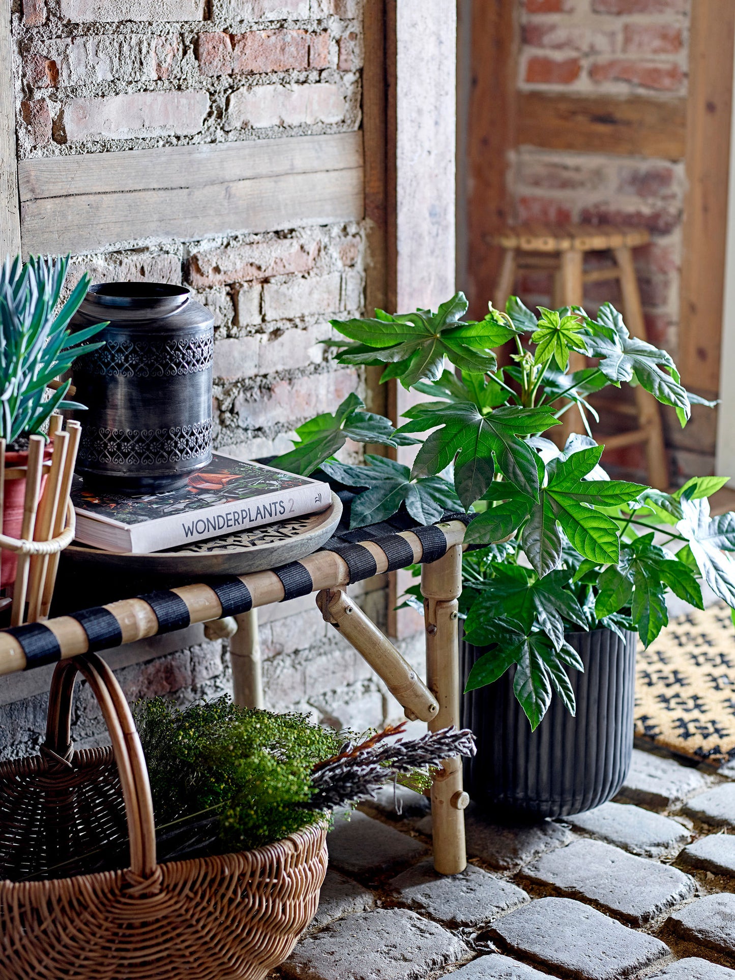 Bloomingville - Vida Daybed – Bambus, Sort Sæde, Håndvævet Design