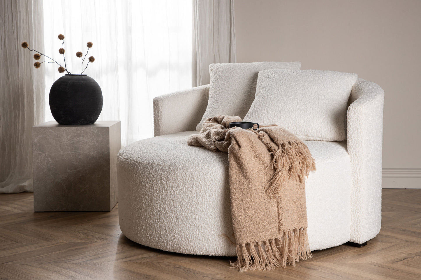 Kelso 2-personers Sofa – Hvid Teddy | Rundt Design