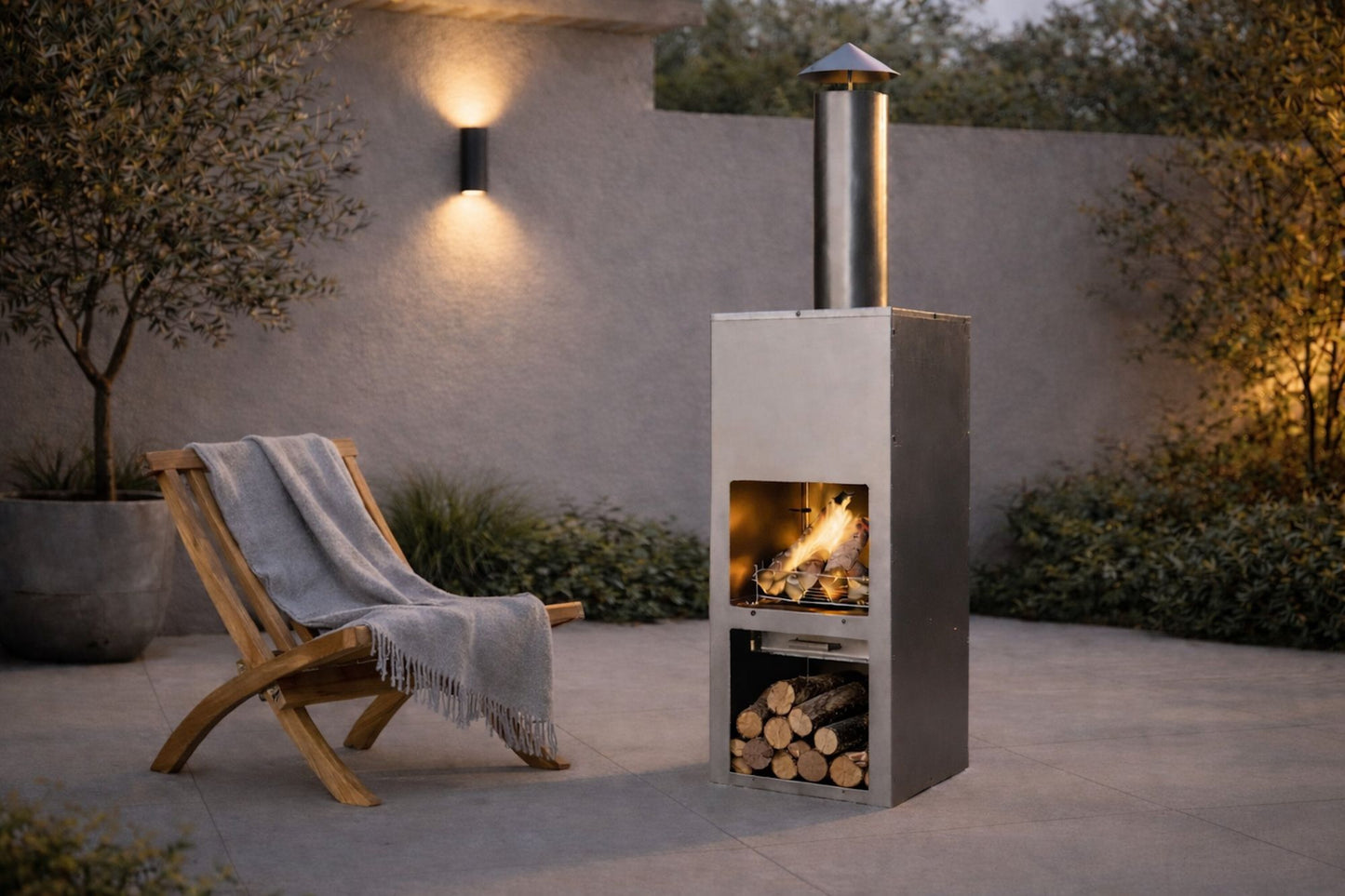 Makarima Udendørs Pejs i Sølv Stål – Venture Design Terrassepejs til Træ/Kul (B45 x D45 x H199 cm)