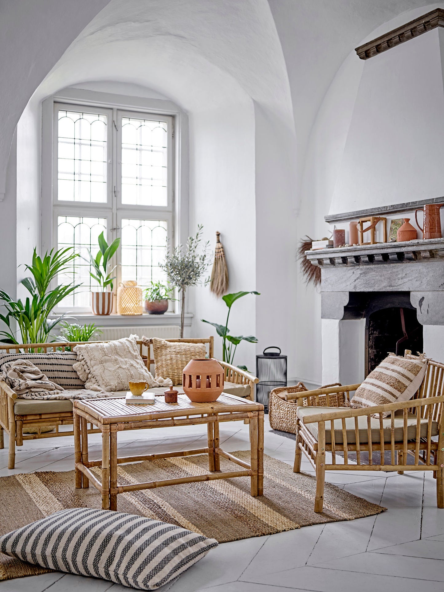 Bloomingville Sole Loungestol – Bambus, Natur, Udendørs Stol med Pude