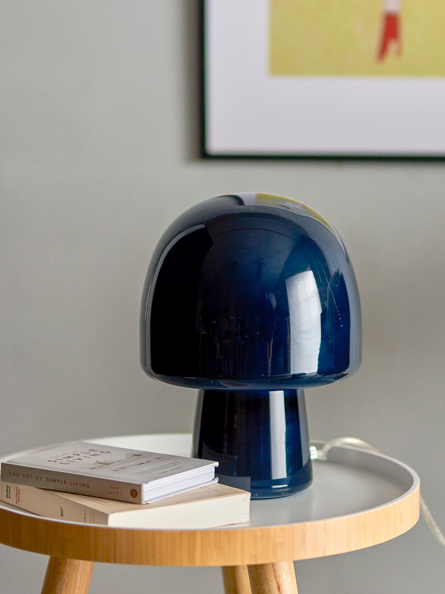 Paddy bordlampe H27 cm i mørkeblåt glas – svampeformet design fra Bloomingville