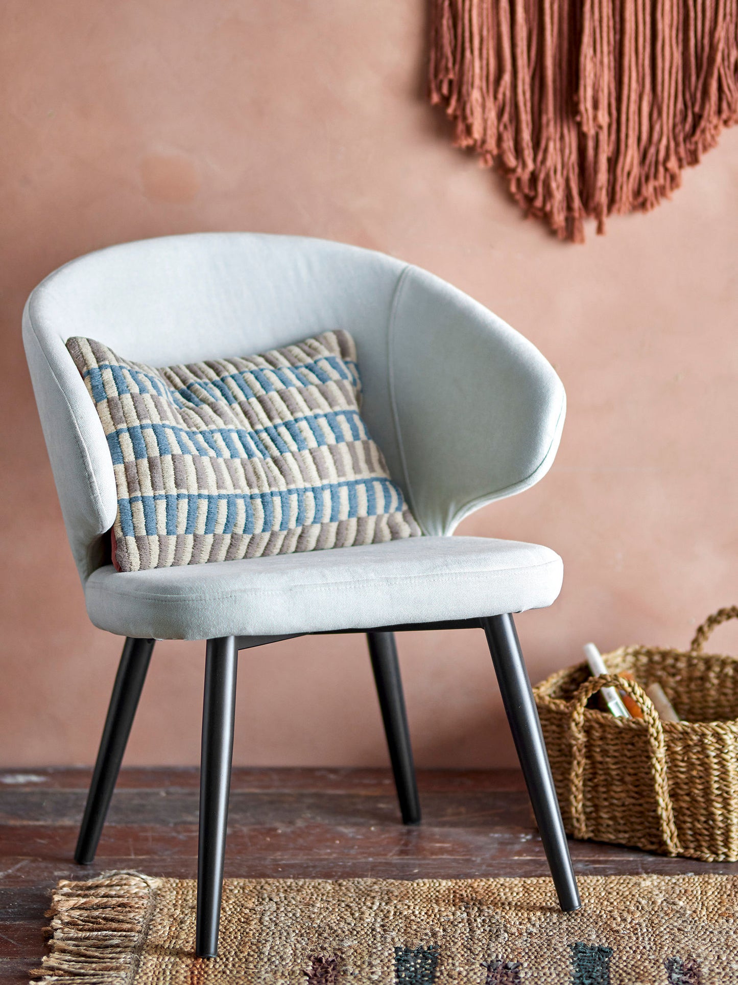 Loon Loungestol – Komfortabel loungestol i naturfarvet polyester | Creative Collection