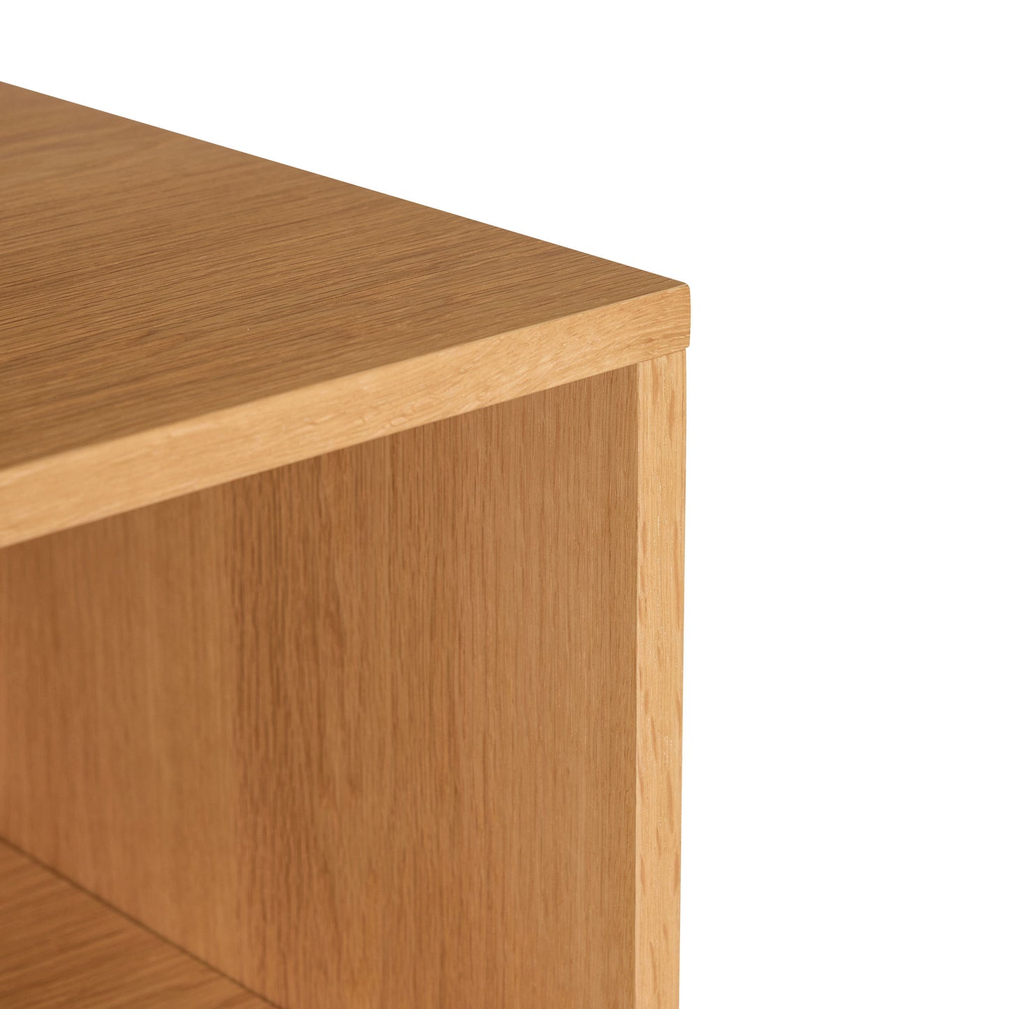 Hübsch Disco reol i egetræ 80x30xH180 cm – FSC-certificeret bogreol med 12 rum