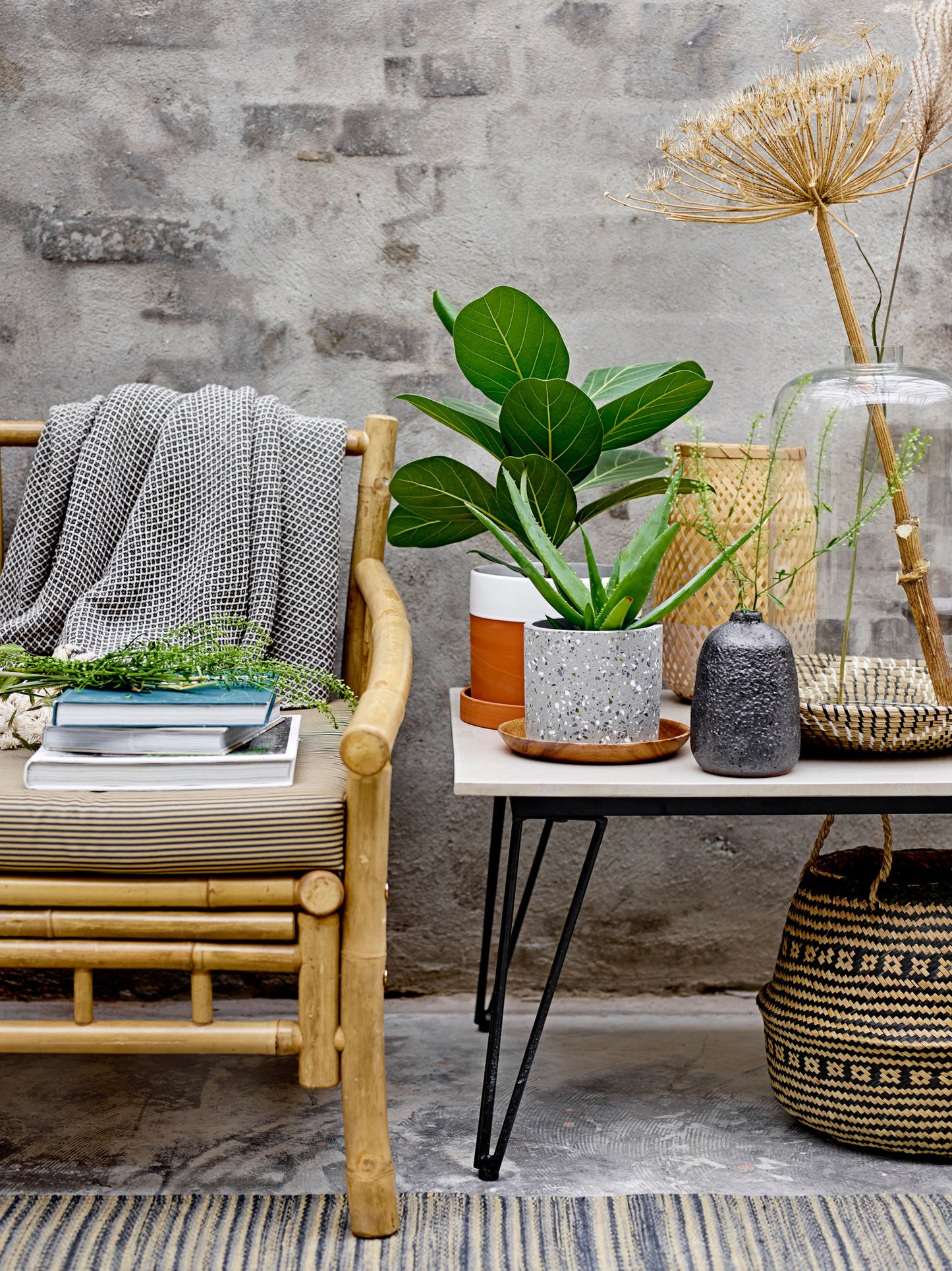Bloomingville Mundo Sofabord – Grå Fibercement med Sorte Metalben