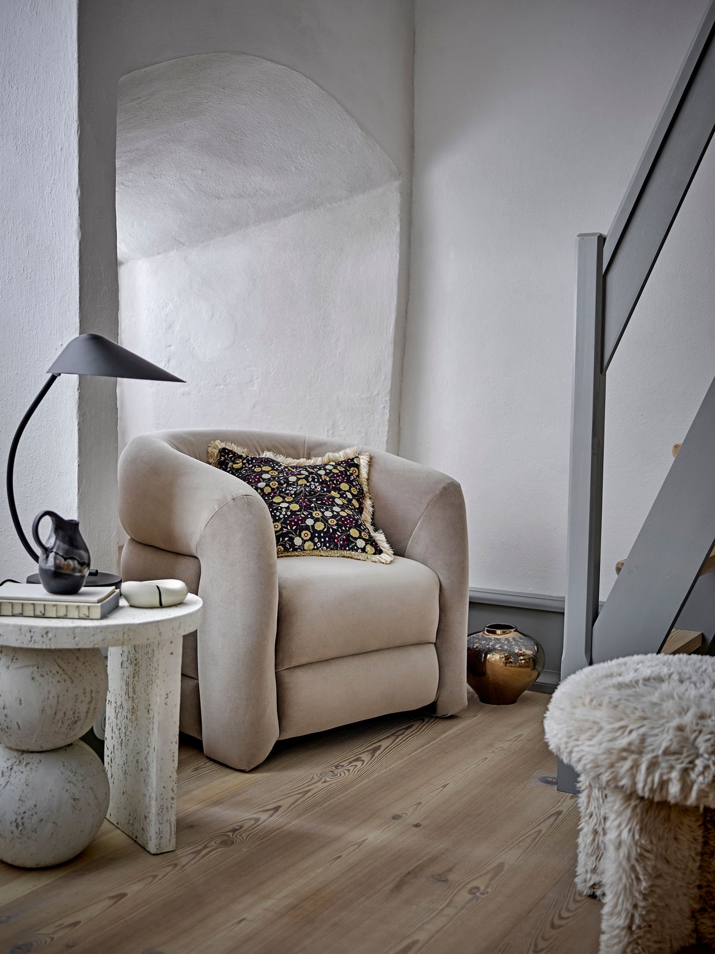 Joel Loungestol – Grå Velour, Komfortabel Lounge Stol