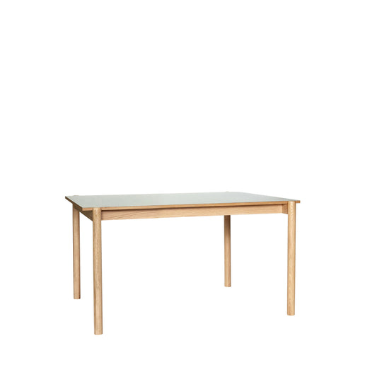 Hübsch Oblique skrivebord 140x81xH75 cm i lysegrå – FSC-certificeret egetræ med linoleum