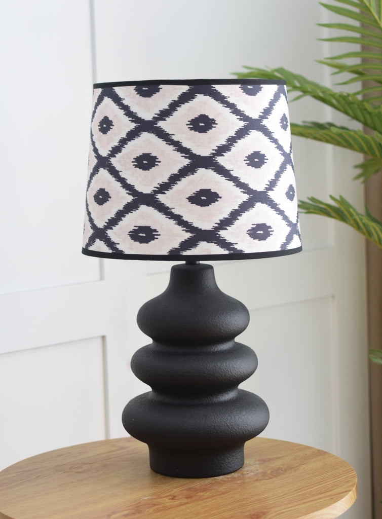 Housevitamin Flow Bordlampe - Keramik - Sort - E27 - 20x20x27cm