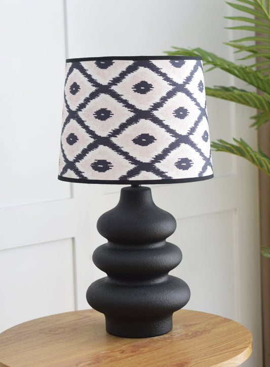 Housevitamin Flow Bordlampe - Keramik - Sort - E27 - 20x20x27cm
